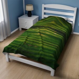 M25 Velveteen Plush Blanket: Amazon Wrap